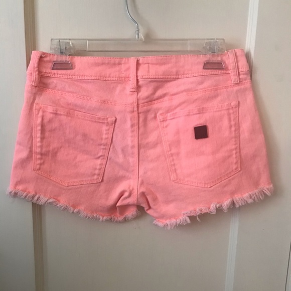 Roxy pink shorts - Picture 3 of 3